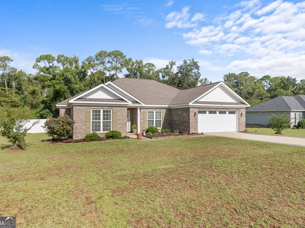 221 Fallen Leaf Dr, Brooklet, GA 30415