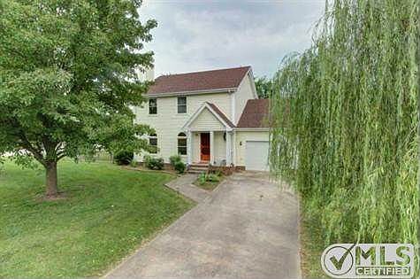 1st image of 214 Bradley Ct