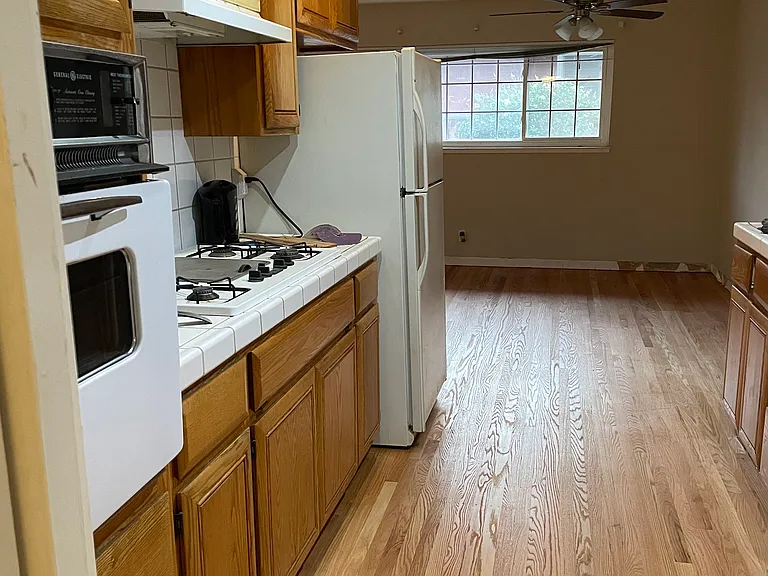 1044 Gloucester Ct — Photo 5