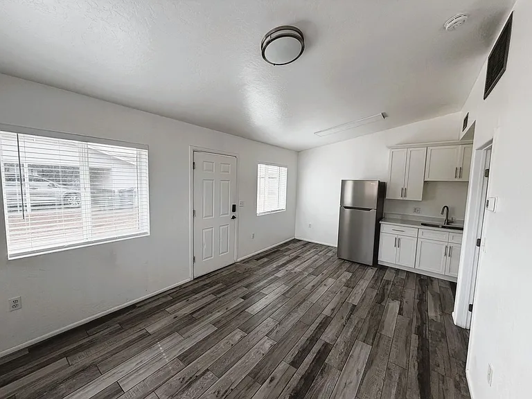 290 N Hamilton St #4 — Photo 5