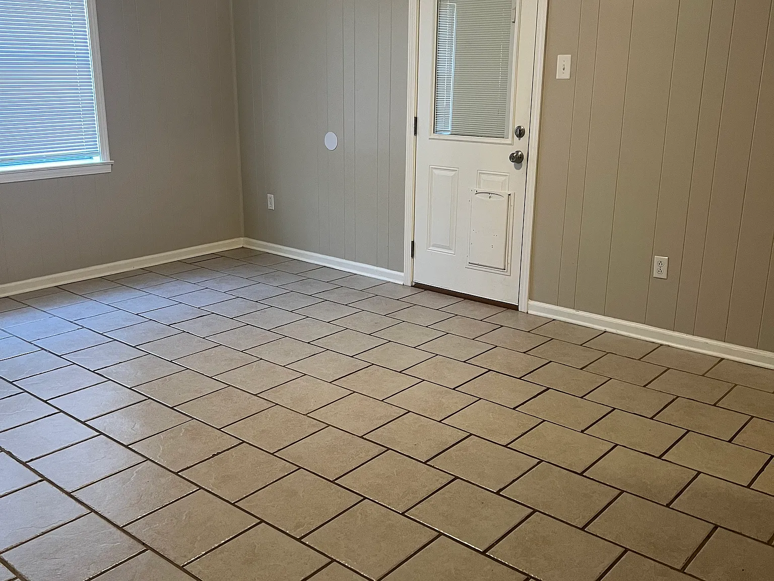 3 bed, 1335 sqft, $1,600 — Photo 3