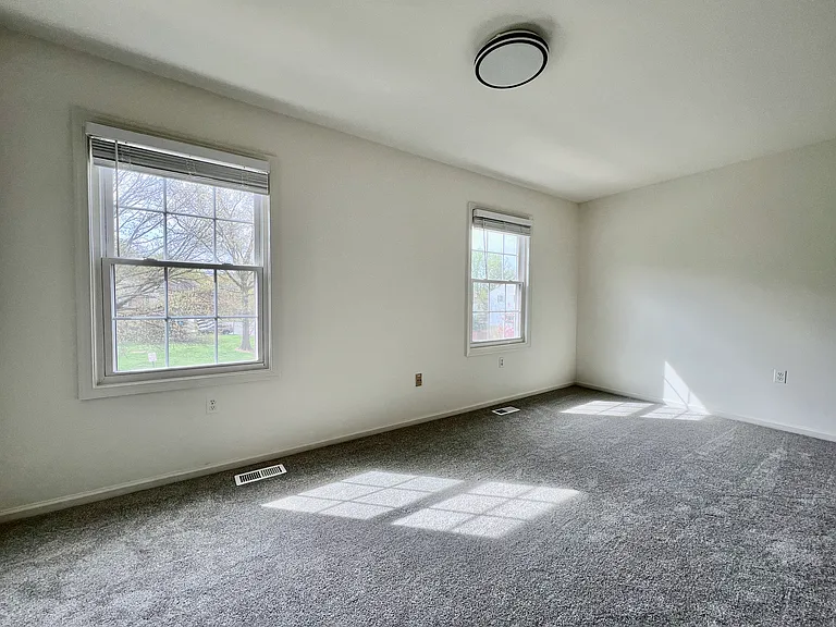 9832 Oakdale Woods Ct — Photo 12