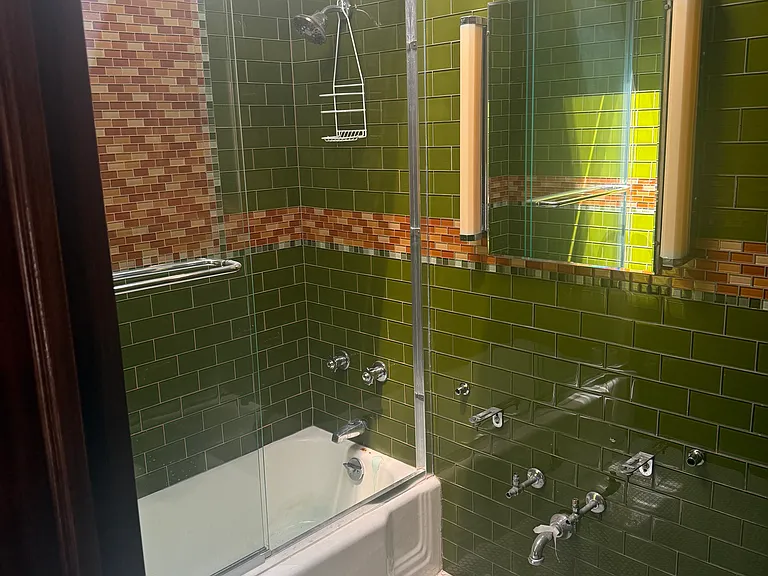 580 N Bank Ln #33 — Photo 9