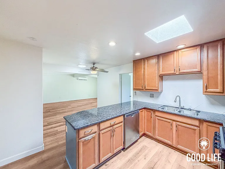 4459 Limerick Way — Photo 8