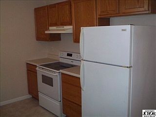 2nd image of 100 E 9th St