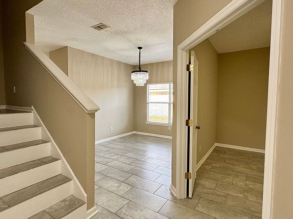 3rd image of 8530 Longford Dr