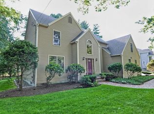 21 Medbury Rd, North Attleboro, MA 02760