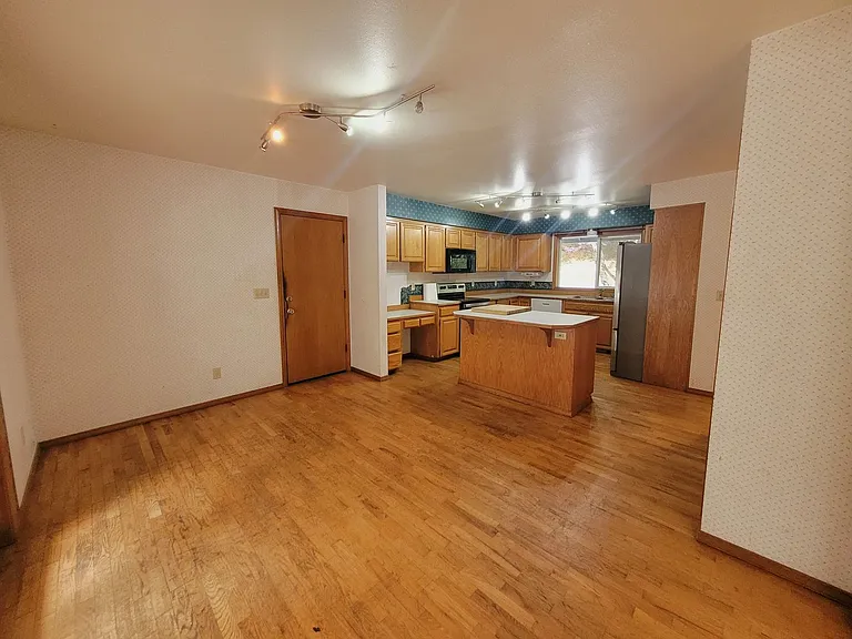 3320 Allen Ave — Photo 8