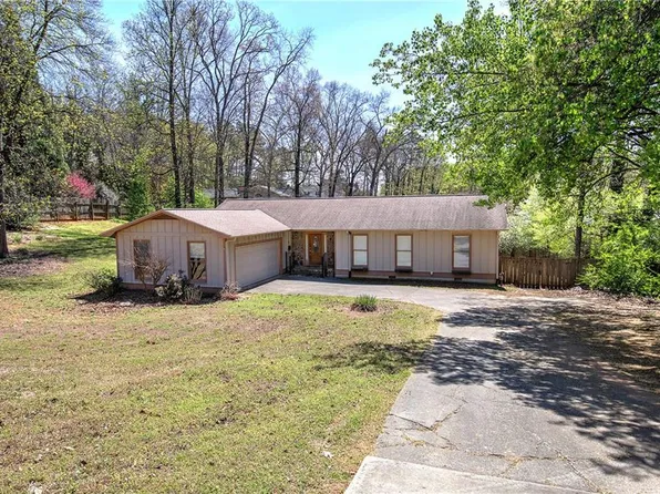 5 Marguerite Dr, Cartersville, GA 30121