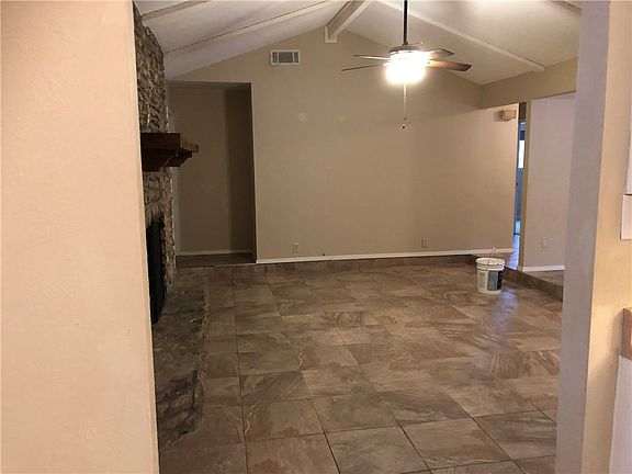 5th image of 2108 Mimosa Dr