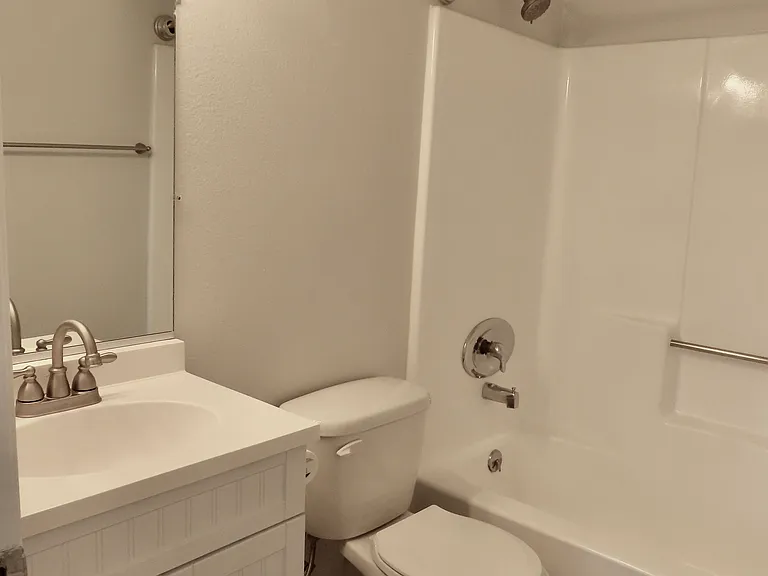 1103 W Angeleno Ave #D — Photo 22