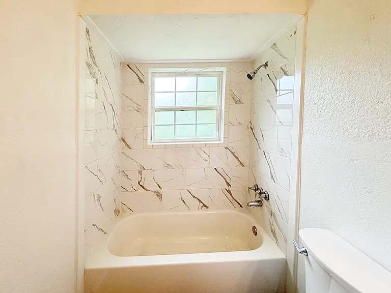 1304 Curtis Dr — Photo 20