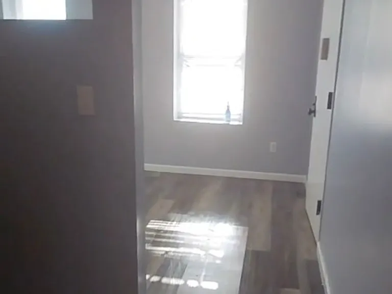 131 William St #1 — Photo 10