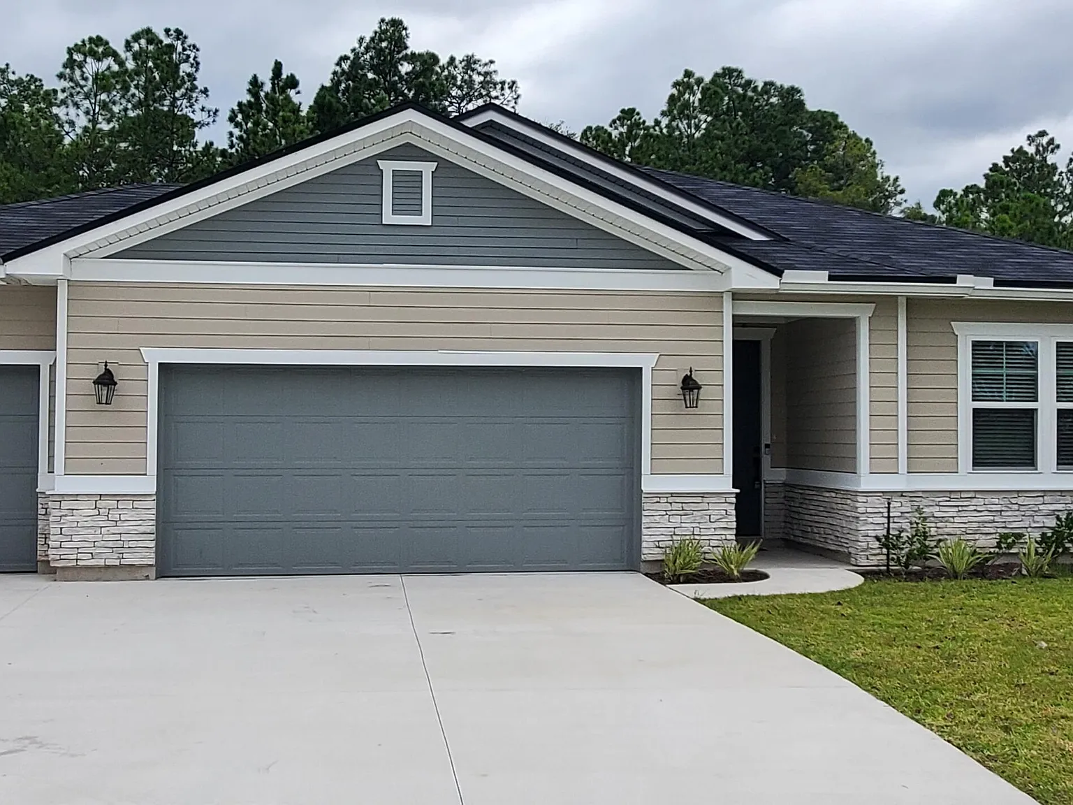 4 bed, 3.0 bath, 2077 sqft, $2,695 — Photo 1