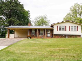 621 Inglewood Dr, Anniston, AL 36206