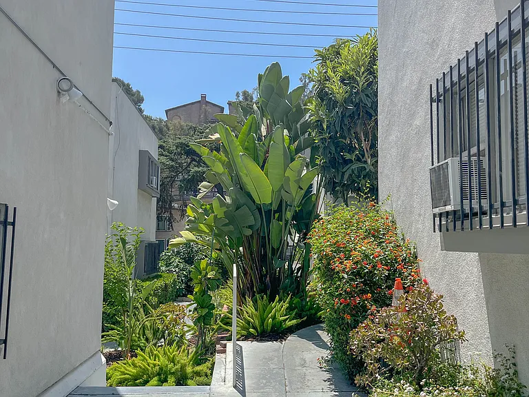 3823 Los Feliz Blvd #2 — Photo 27