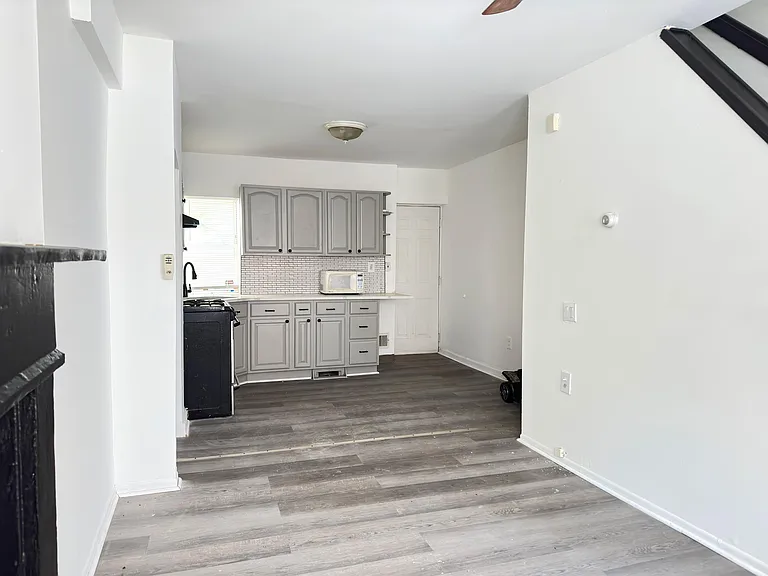 1026 S Cleveland St — Photo 7