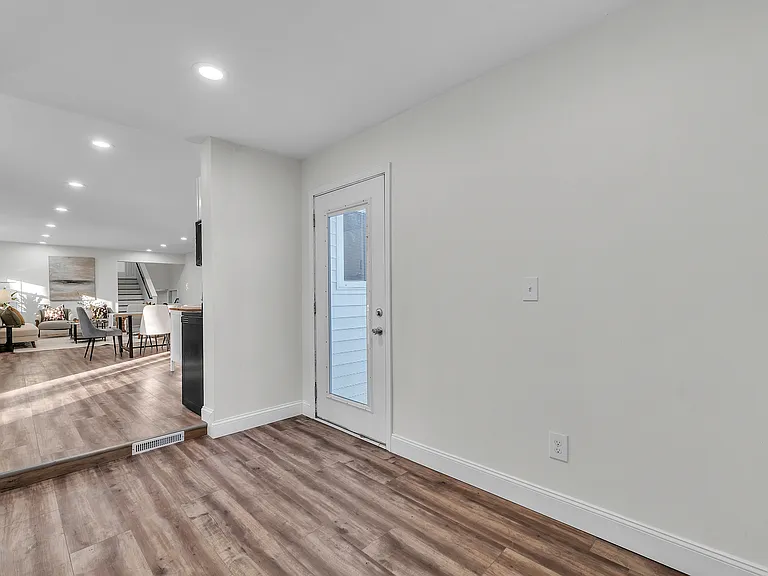 8165 Leonard Dr — Photo 6