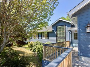 995 SW Cedar Ave, Warrenton, OR 97146