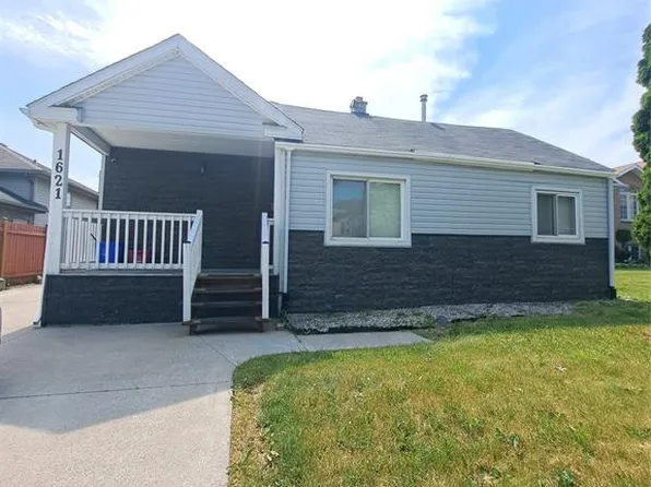 1621 California Ave, Windsor, ON N9B 3A4