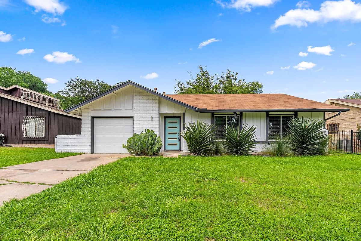 Building Photo - 6208 Parliament Dr