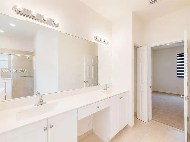 2434 NE 1st St #2434 — Photo 6
