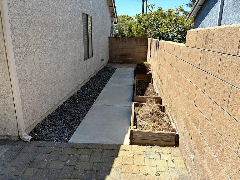 1159 E Plymouth St — Photo 26