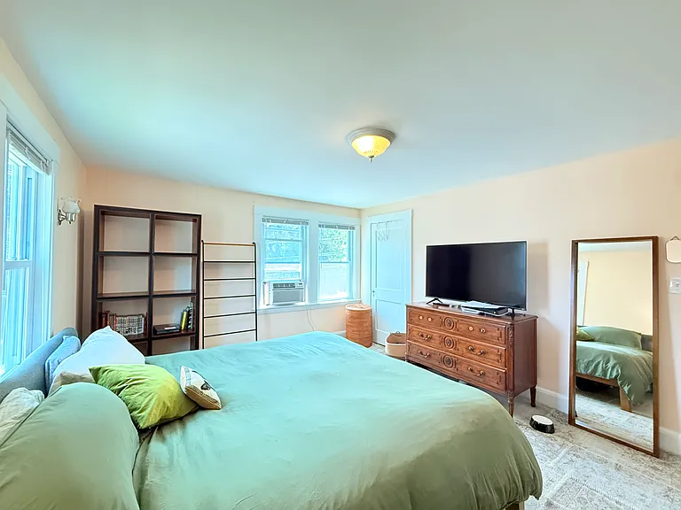 139 Oakdale Rd — Photo 34