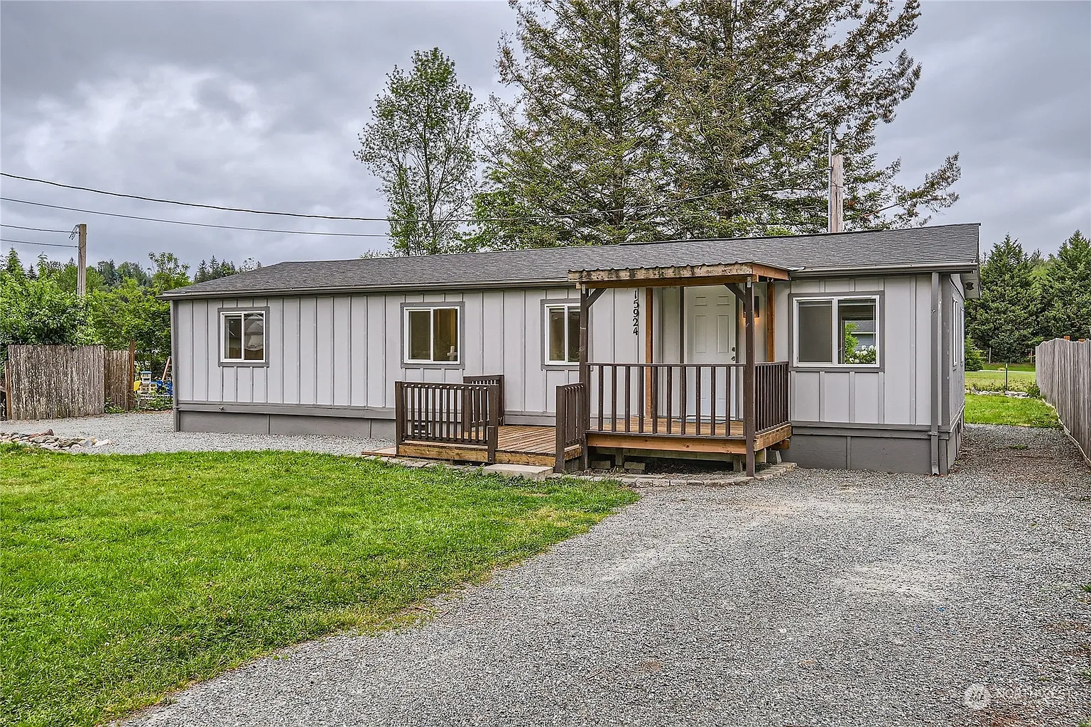 15924 355th Drive SE photo 1