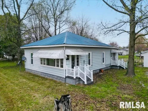 300 W Pennsylvania Ave, Pittsburg, IL 62974