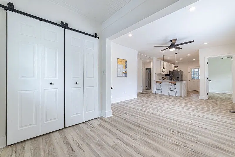 3 bed, 1089 sqft, $2,275 — Photo 3