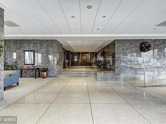 Potomac Plaza lobby - a