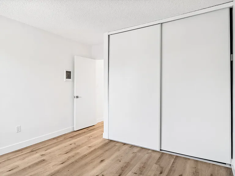 Terre at 1038 Peach — Photo 12