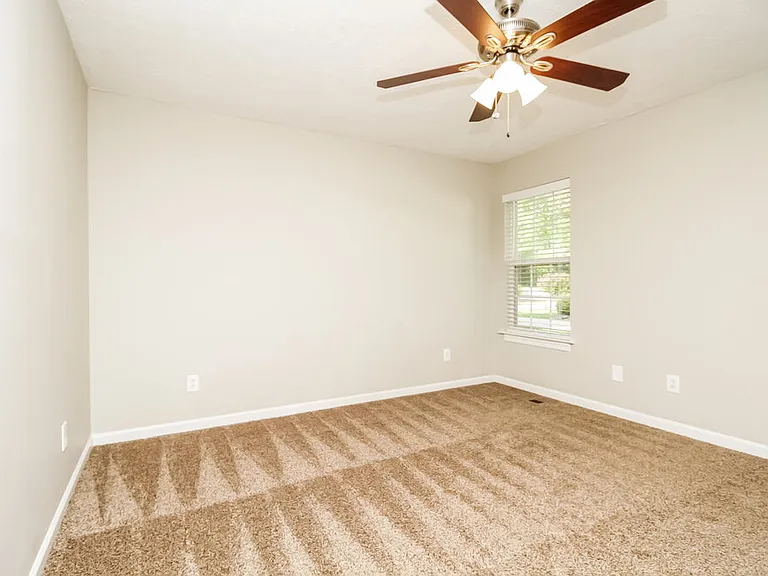 1754 Lucille Ln — Photo 9