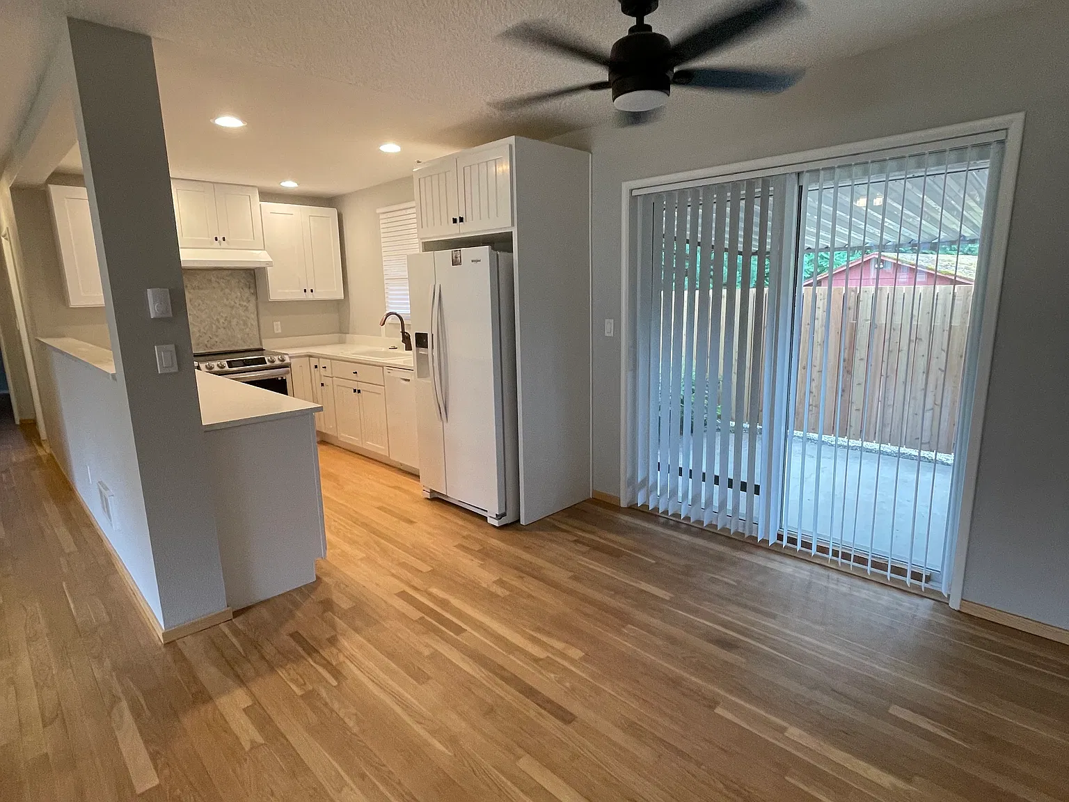 2 bed, 1050 sqft, $2,600 — Photo 4