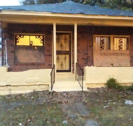 3 bedrooms; all hardwood floors. Nice corner lot...roomy ho