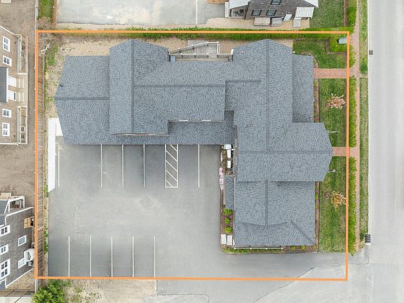 5th image of 21 Amelia Dr