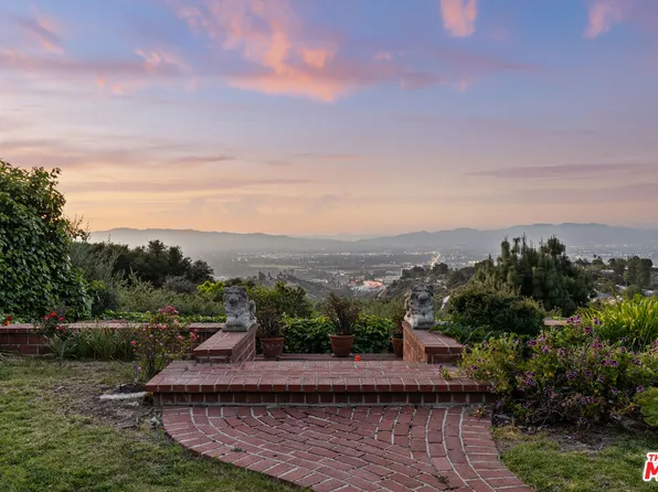 15205 Mulholland Dr, Los Angeles, CA 90077
