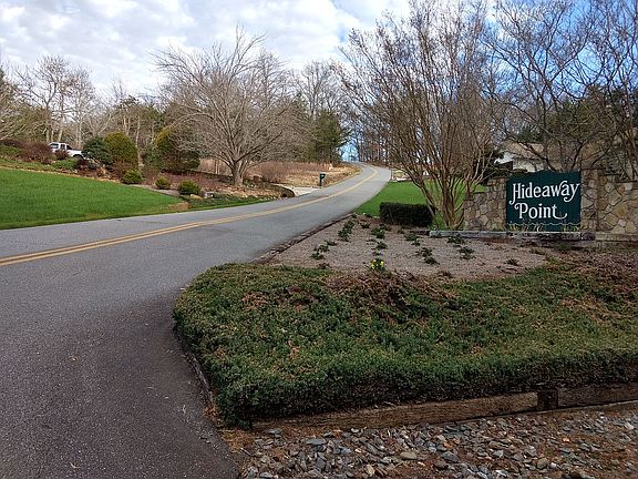 Hideaway Point Entrance