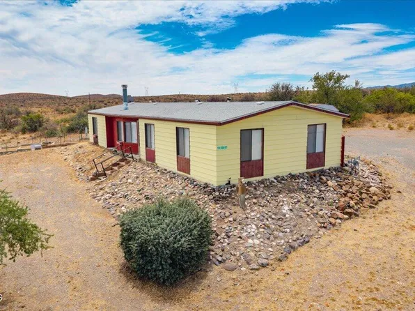 17391 E Panorama Dr, Mayer, AZ 86333