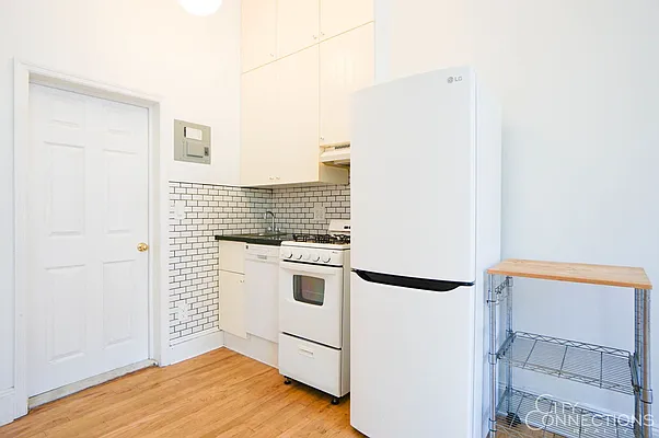 Rented by City Connections Realty | media 10