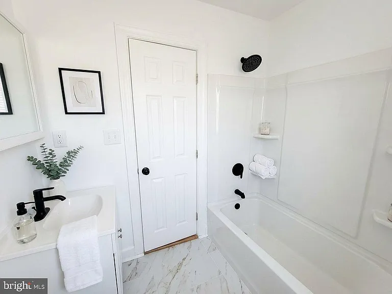 1837 Corcoran St NE — Photo 11