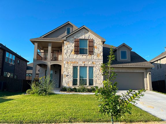 2nd image of 2909 Parkwood Cir