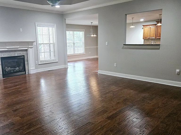 231 Ashton Ct — Photo 4