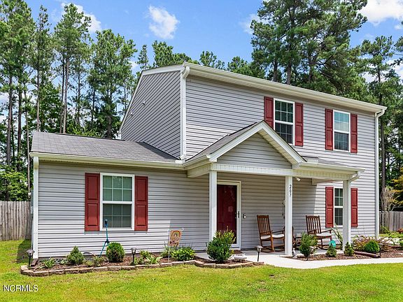 2nd image of 207 E Baywood Lane