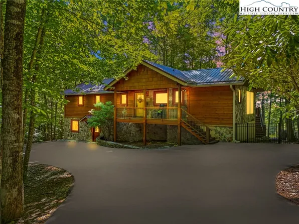 313 St Andrews Road, Beech Mountain, NC 28604