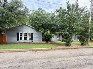 202 N Sanders St, Winters, TX 79567