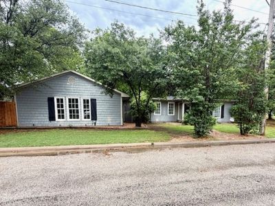 202 N Sanders St, Winters, TX, 79567
