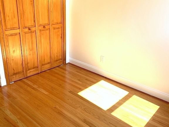 5th image of 76 E 7th St APT 42A