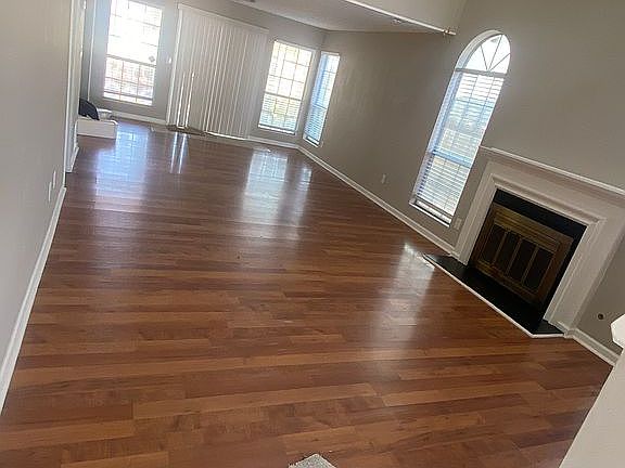 3rd image of 1180 Holly Cir